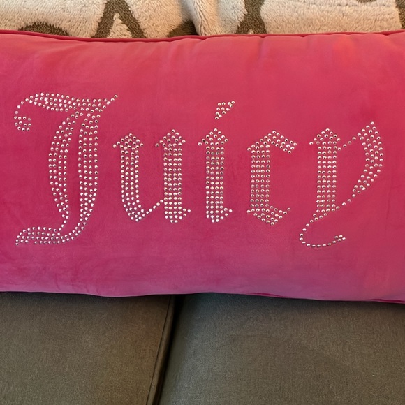 ✨Juicy Couture 💎BEAUTIFUL💎 bling logo body pillow NWT - Picture 4 of 13